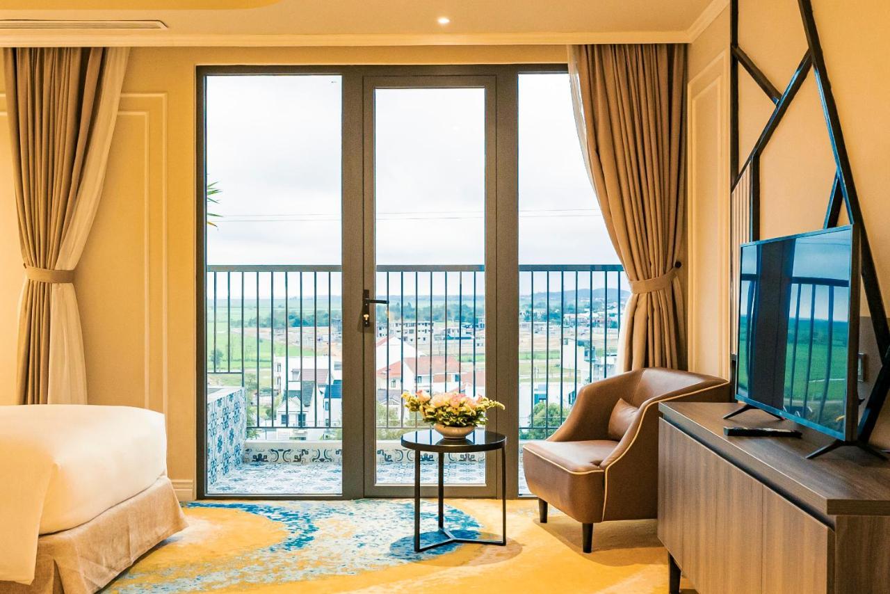 La Vela Hue Hotel מראה חיצוני תמונה A room at the hotel