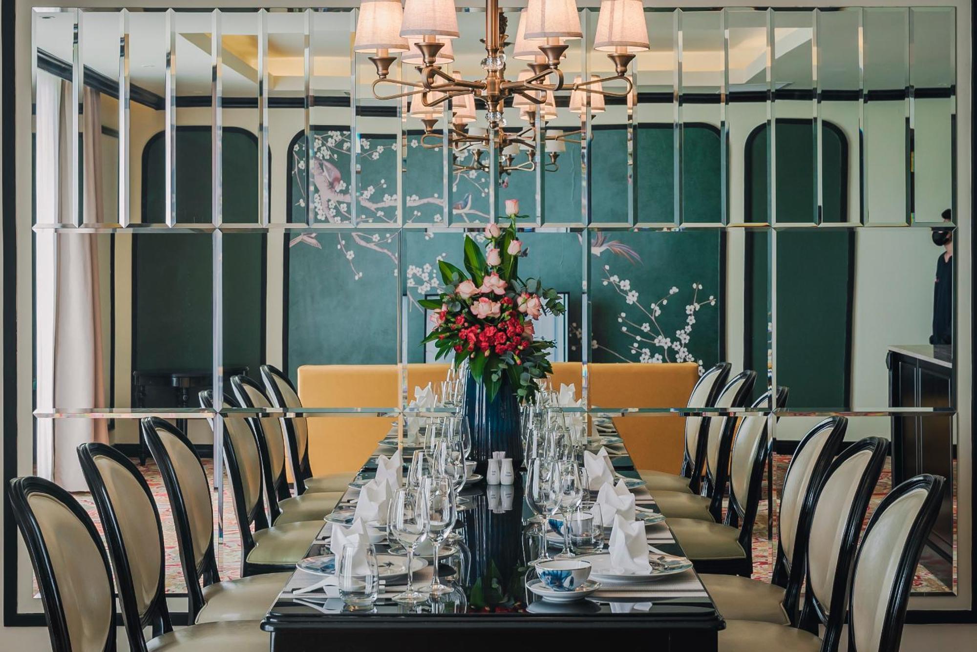 La Vela Hue Hotel מראה חיצוני תמונה The restaurant on board